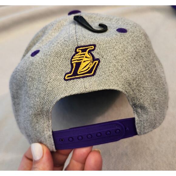 New Los Angeles Lakers HAT NBA Ultra Game Embroidered Puffy Basketball - Picture 6 of 7